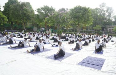 Public participation in celebration of Yoga Utsav (19-05-2022) at Shri Nagesh Garden, Delhi Cantt