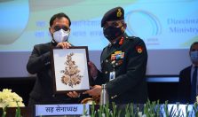 Shri Ajay Kumar Sharma, then Director General Defence Estates presenting a memento to Lt Gen Manoj Pandey, Deputy Chief of the Army Staff (PVSM, AVSM, VSM);?>