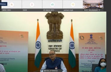रक्षा सचिव डॉ. अजय कुमार ने प्रतिभागियों को संबोधित किया