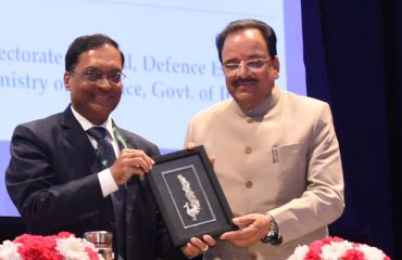 Defence Estates Day 2022: Shri Ajay Kumar Sharma, then Director General Defence Estates presenting a memento to Shri Ajay Bhatt, Hon'ble Minister of State for Defence