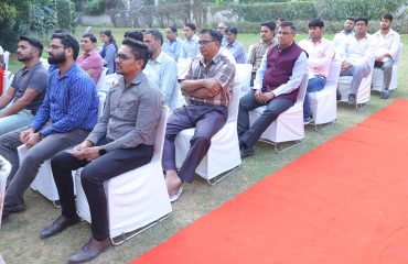 सतर्कता जागरूकता सप्ताह, 2022 के पुरस्कार वितरण के दौरान अधिकारी और कर्मचारी