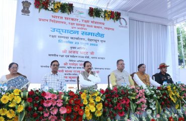 23-06-2022 को रक्षा संपदा कार्यालय देहरादून के उद्घाटन के दौरान मंच पर उपस्थित गणमान्य व्यक्ति
