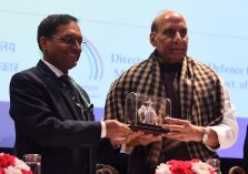 Defence Estates Day 2022: Shri Ajay Kumar Sharma, the then Director General Defence Estates presenting a memento to Shri Rajnath Singh, Hon’ble Defence Minister;?>