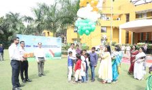 Shri G S Rajeswaran, the then  DGDE releasing balloons in tricolour on the occasion of 77th Independence Day;?>