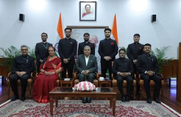 The Hon'ble Vice President of India, Shri Jagdeep Dhankhar with the Officers/Officer Trainees of Indian Defence Estates Service on June 06, 2023