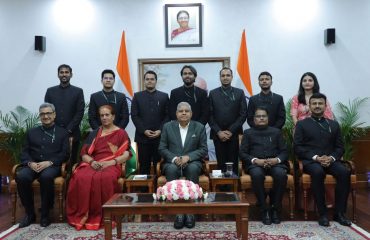 The Hon'ble Vice President of India, Shri Jagdeep Dhankhar with the Officers/Officer Trainees of Indian Defence Estates Service on June 06, 2023