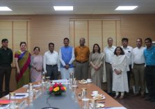 Group Photograph with Shri Sanjay Seth, Hon'ble RRM;?>