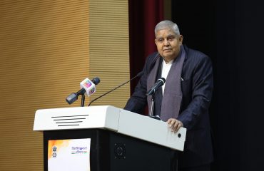 माननीय उपराष्ट्रपति, श्री जगदीप धनखड़ 16-12-2024 को 7वां रक्षा संपदा दिवस व्याख्यान देते हुए