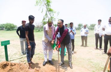 Tree plantation by Padmashri Umashankar Pandey and Shri S N Gupta, DGDE on World Environment Day 2025 at Raksha Sampada Bhawan Delhi Cantt