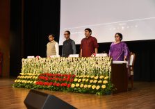 हिंदी दिवस 2025 के उद्घाटन समारोह की झलकियाँ;?>