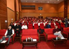 हिंदी दिवस 2025 के उद्घाटन समारोह की झलकियाँ;?>