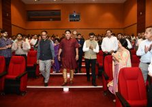 हिंदी दिवस 2025 के उद्घाटन समारोह की झलकियाँ;?>