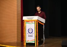 हिंदी दिवस 2025 के उद्घाटन समारोह की झलकियाँ;?>