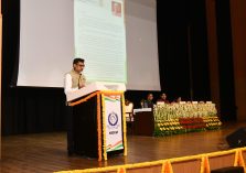 हिंदी दिवस 2025 के उद्घाटन समारोह की झलकियाँ;?>