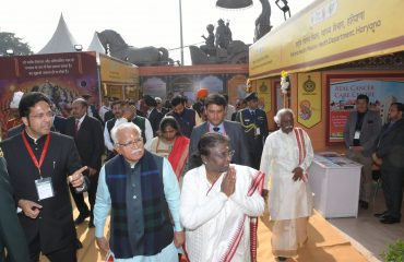 Shmt Droupadi Murmu in Gita Mahotsav
