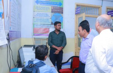 Sri Rajesh Aggarwal, IAS, Secretary, Department of Empowerment of Persons with Disabilities (Divyangjan), Ministry of Social Justice and Empowerment, Govt. of India at UDID counter at NILD.
