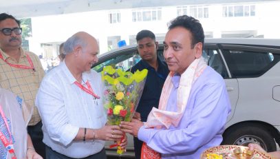 Dr. Lalit Narayan, Director, NILD, Kolkata Welcoming Sri Rajesh Aggarwal, IAS, Secretary, Department of Empowerment of Persons with Disabilities (Divyangjan), Ministry of Social Justice and Empowerment, Govt. of India