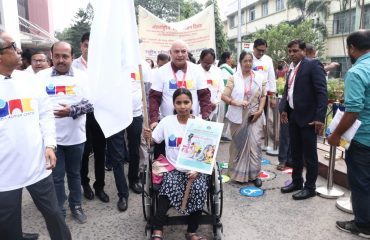 डॉ. ललित नारायण, निदेशक,रागदिसं दिव्यांगजनों के साथ जागरूकता रैली में