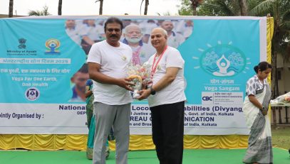 Dr. Lalit Narayan,Diector NILD, Kolkata felicitating to Sri T.V.K. Reddy, Director General (E), Press Information Bureau, Kolkata