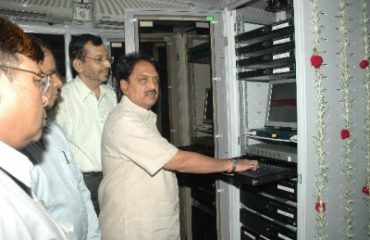 Hon. CM of Maharashtra Inaguarating Storage Area Network Centre of NIC, Maharashtra