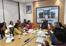 Discussion with NIC Mumbai and District Officials;?>