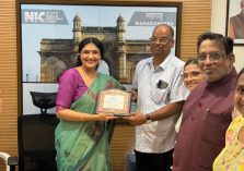 Superannuation of Shri Anthony Thomas Ayyanthole, Joint Director (IT), NIC, DIO Sindhudurg;?>