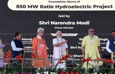 Image of PM inaugurates and lays the foundation stone