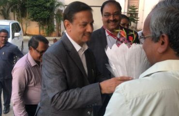 Welcoming the Secretary, MeitY by DDG & Head, NIU, Bhubaneswar.