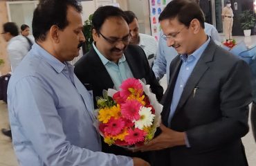 Welcoming Secretary, MeitY at Biju Patnaik International Airport, Bhubaneswar by DDG & SIO, NIC, OSU..