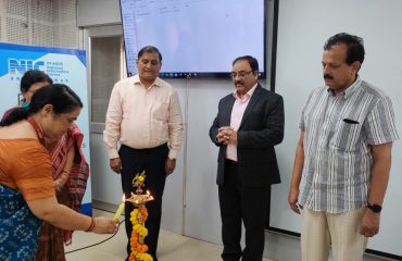 कार्यक्रम के लिए मंगल दीप प्रज्ज्वलन