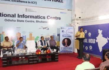Guest speaker Shri Ashru Mochan Mohanty addressing the gathering during the Special Inspire Talk by sharing his journey and insights with the audience