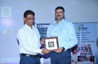 Shri Ch. Bijoya Kumar Das, DDG and Head, NIU, Bhubaneswar presenting token of gratitude to Shri Pardeep Kumar Kaushal, Senior Director (IT), NIC HQ.
