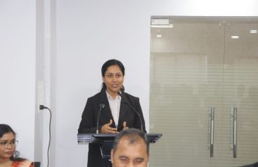 Ms. Parul Gupta, IPS, DIG (Computer), SCRB, concluding the event with a vote of thanks.
