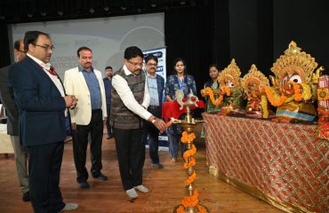 Auspicious inauguration of the Conclave with the lighting of the ceremonial lamp by Dr. Mukesh Mahaling, Hon’ble Minister for Electronics & IT.