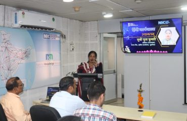 Dr. Alka Pradhan delivering welcome address to start the event.