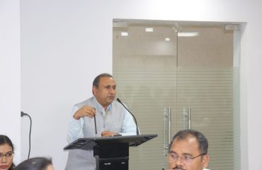 ICJS का अवलोकन और नए आपराधिक कानूनों के क्रियान्वयन के लिए प्रमुख पहल प्रस्तुत करते हुए एनआईसी मुख्यालय के वरिष्ठ निदेशक (आईटी) श्री दीपक कुमार |