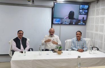 Shri R. S. Mani, Distinguished Scientist, CSIR HQ, New Delhi, sharing experiences from his tenure at NIC.