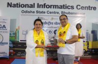 डॉ. अशोक कुमार होता, उप महानिदेशक एवं राज्य सूचना विज्ञान अधिकारी (DDG एवं SIO), ने अंतर्राष्ट्रीय योग दिवस समारोह के दौरान मुख्य अतिथि का सम्मान किया।