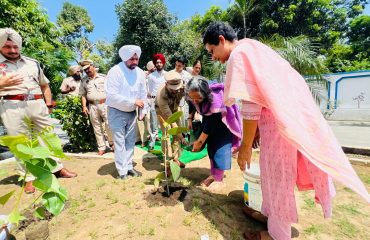 ਸ਼੍ਰੀਮਤੀ ਨਵਜੋਤ ਕੌਰ, ਮੈਂਬਰ ਸਕੱਤਰ ਵੱਲੋਂ ਕੇਂਦਰੀ ਜੇਲ੍ਹ ਪਟਿਆਲਾ ਦੇ ਦੌਰੇ ਦੌਰਾਨ