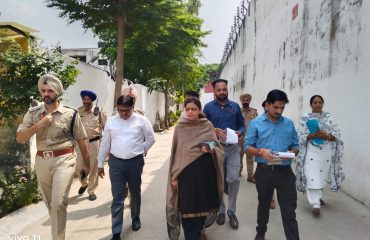 ਸ੍ਰੀਮਤੀ ਜਗਦੀਪ ਕੌਰ ਵਿਰਕ, ਮੈਂਬਰ ਸਕੱਤਰ (ਇੰਚਾਰਜ), PSLSA ਵੱਲੋਂ ਕੇਂਦਰੀ ਜੇਲ੍ਹ, ਹੁਸ਼ਿਆਰਪੁਰ ਦਾ ਦੌਰਾ