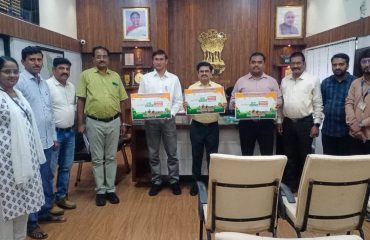 Hon. Ceo Sir promoting Har ghar swachhata.