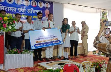 मोतीबिंदू विरहित वर्धा अभियान तालुका निहाय कार्यक्रम अंतर्गत तालुका हिंगणघाट येथे इयत्ता ५ ते १० मध्ये शिकणाऱ्या शालेय दिव्यान्ग विद्यार्थिनी करीता किसान विकास पात्र योजना (दिव्यान्ग तनया भविष्य आधार योजना) अंतर्गत मंजूर विद्यार्थिनींना रुपये २५००० रकमेचे पासबुक चे वितरण करण्यात आले.
