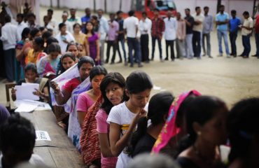 Indian Voters Long Queue