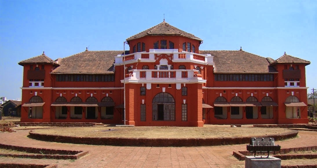 थिबा पॅलेस आणि पॉइंट
