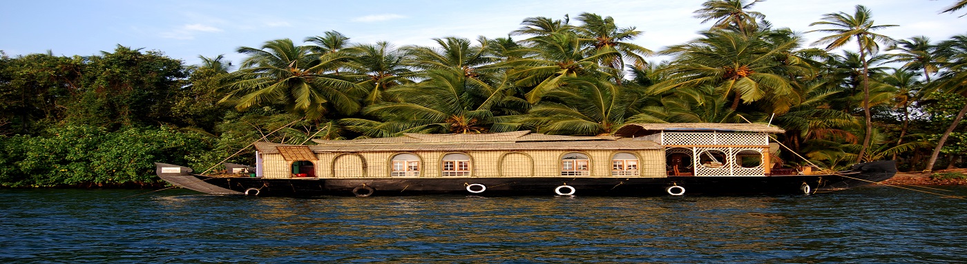 HOUSE BOAT - TARKARLI