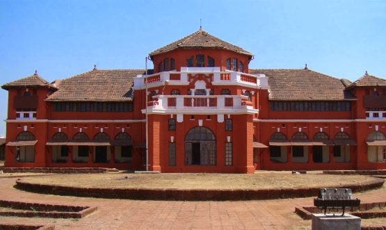 थिबा पॅलेस आणि पॉइंट