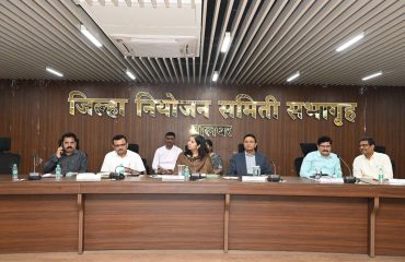 Inaugural function of Collaboration for development of villages in Palghar district between District Collector and Swadesh Foundation on 19.8.25 at Palghar