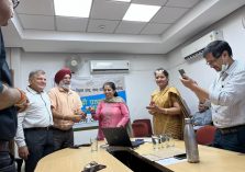 Hindi Pakhwara;?>