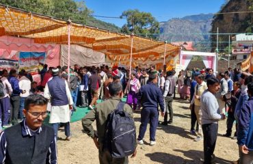 People visiting Stalls