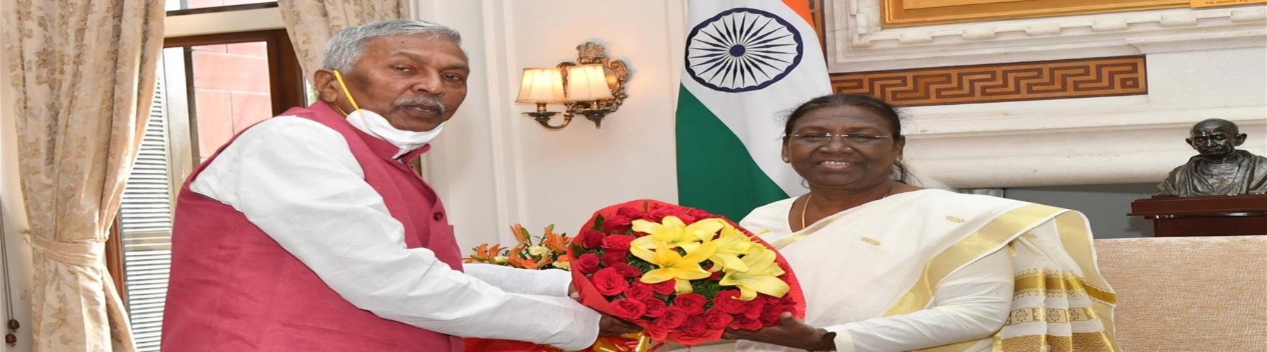 His Excellency, Shri Phagu Chauhan met the President of India, Smt. Droupadi Murmu at Rashtrapati Bhavan on July 26, 2022.